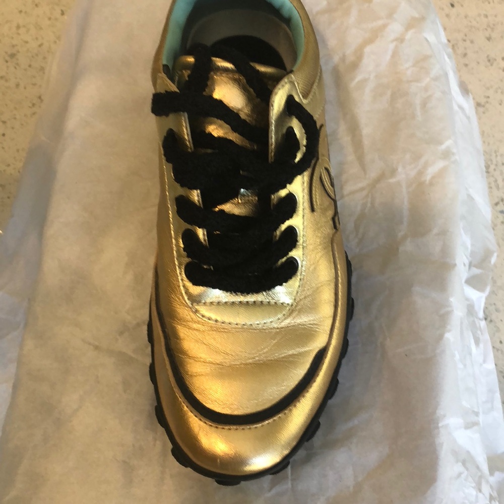 Chanel gold sneakers - Picture 5 of 11